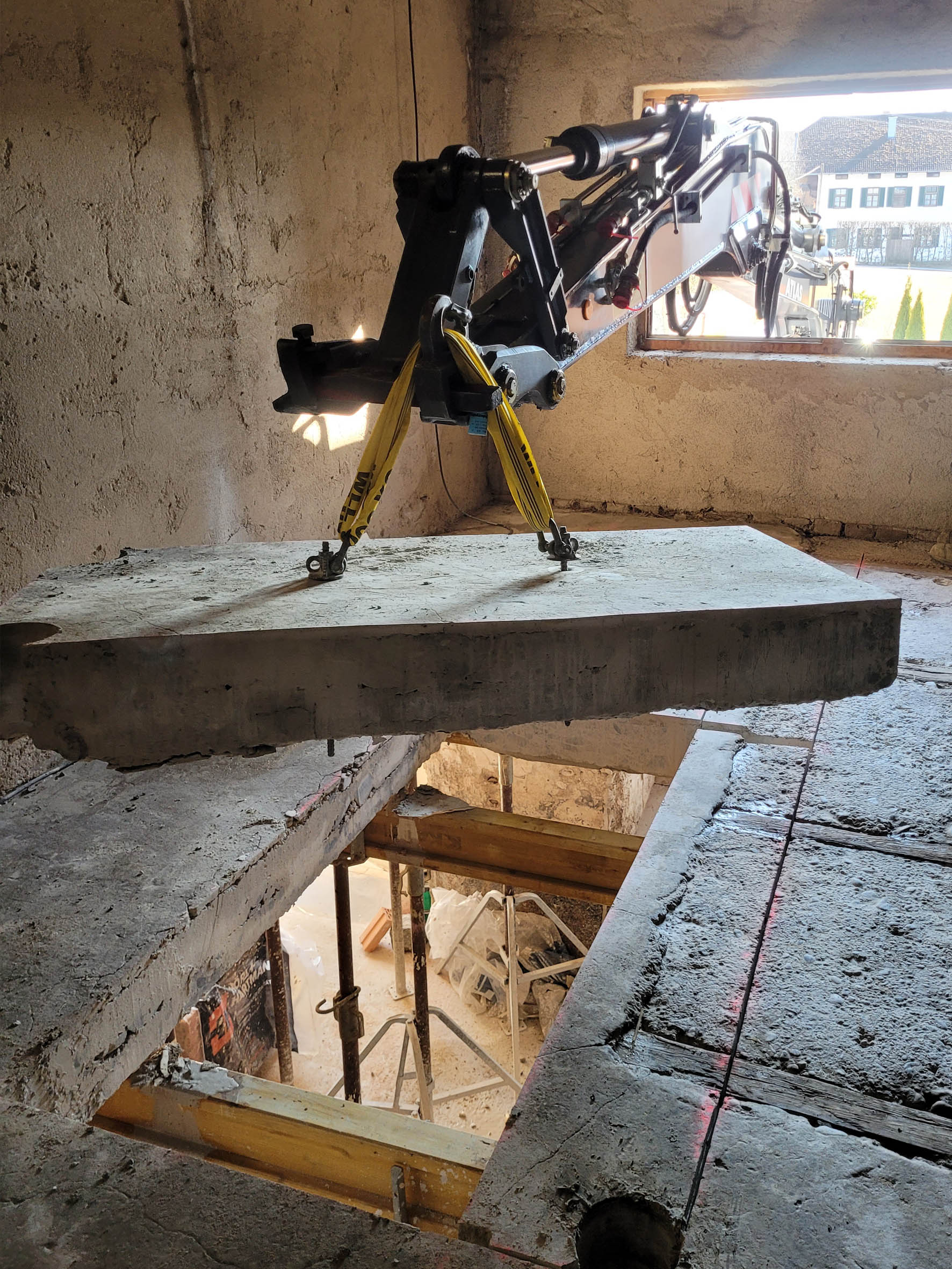 Orlowski Gmbh - Saege-und Betonbohrservice, Deckenöffnungen 1