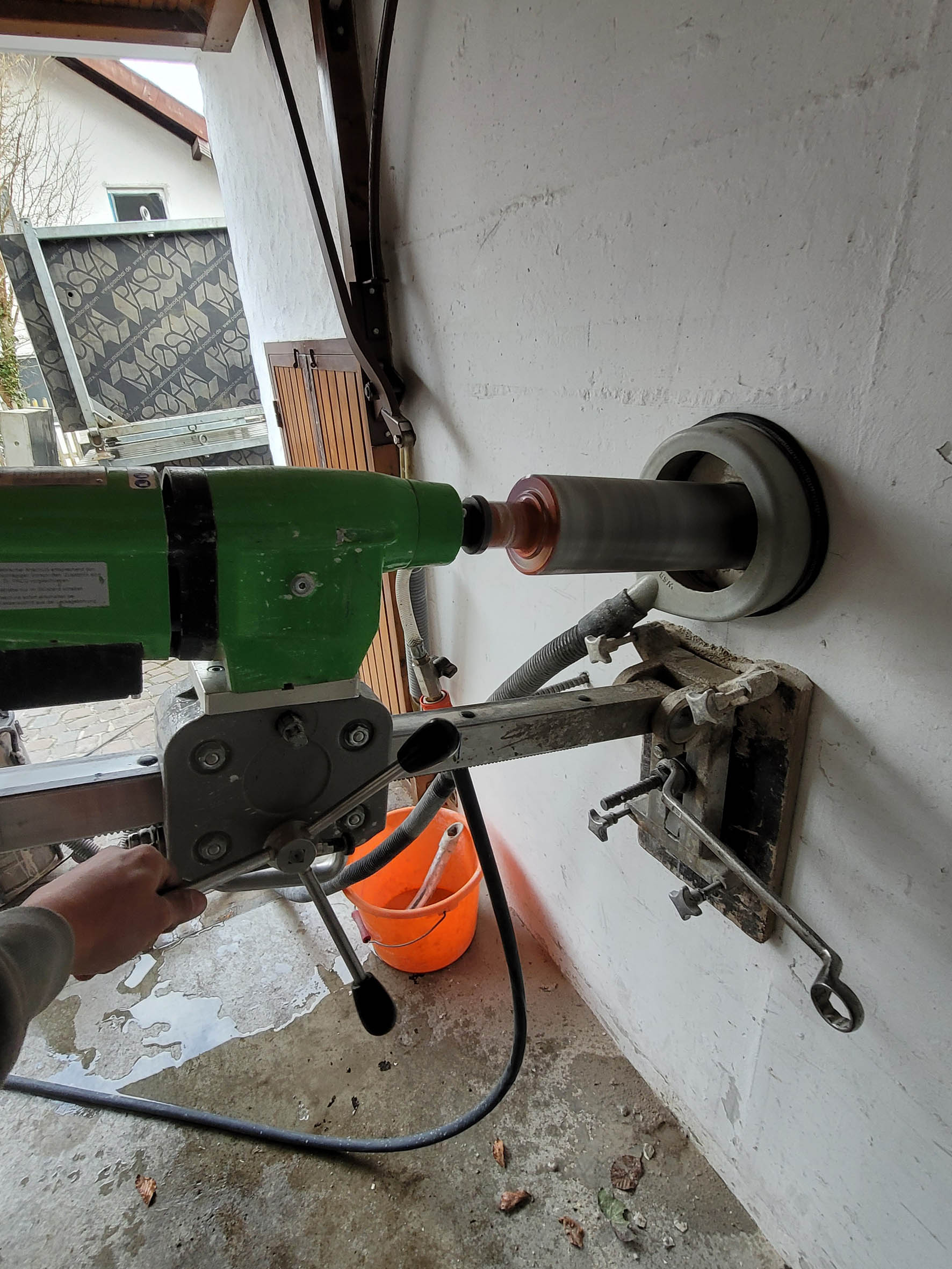 Orlowski Gmbh - Saege-und Betonbohrservice, Kernbohrungen im Nassverfahren 1